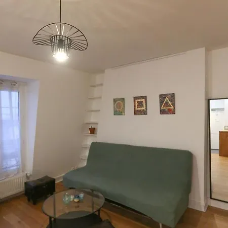 Elégant appt proche Parc des Buttes-Chaumont Appartement *